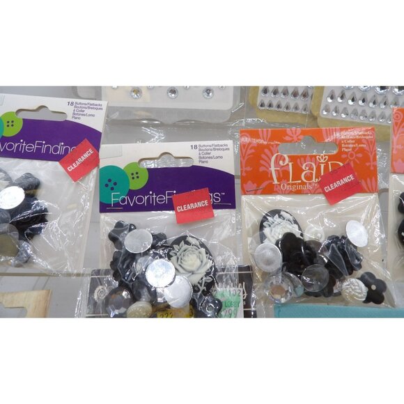 Mixed Lot Of Adhesive Gems & Buttons and Beads For Crafting & Scrapbooking - Picture 8 of 13